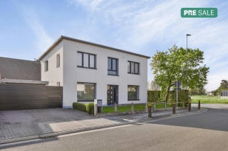 Huis te koop in Petrus Vanhaverbekestraat 27 Zedelgem