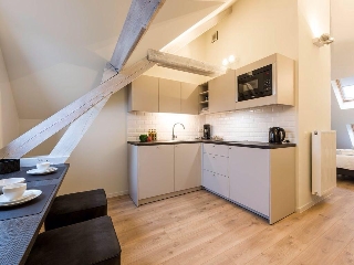 Flat - Studio te huur in Nikolaas Gombertstraat 2 Brugge