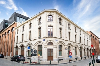 Flat - Studio te huur in Rue des Commerçants 48-52 Brussel